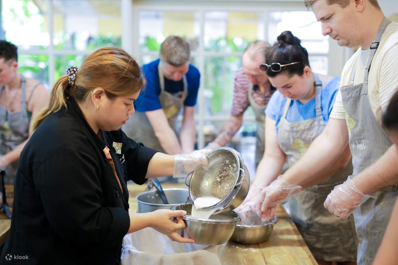 House of Taste | Kelas Memasak Praktik Masakan Thailand & Tur Pasar